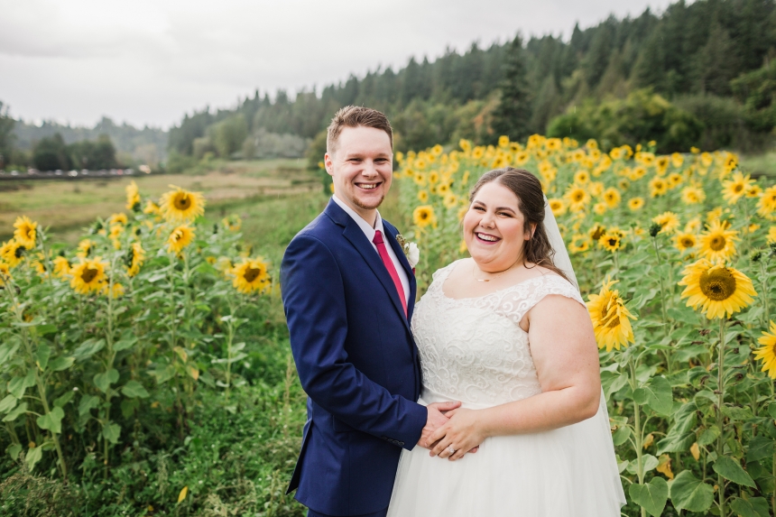 red barn farm wedding photographer redmond